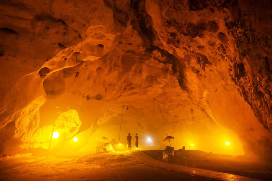 From Bali: Nusa Penida Manta Point Snorkel & Cave Temple Gallery Image 4